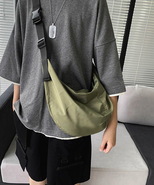 ワンショルダーバッグ大容量 ユニセックス カジュアル ショルダーバッグ 斜め掛け かばん 男女兼用 肩掛けカバン 軽い 通学バッグ シンプル ナイロンバッグ 旅行 88CXH-098